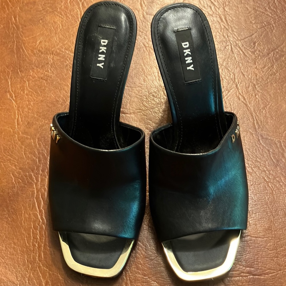 DKNY Black and Gold Slide Sandals with Metallic Accent